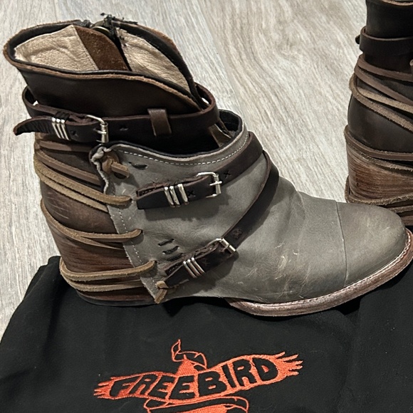 Women's FreeBird Crue Distressed Leather Ankle Boots - 8 - Picture 1 of 14